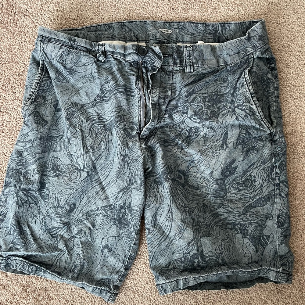 Old navy shorts 32 in